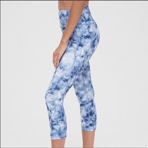 NWOT Gap fit Sculpt Revolution Crop Leggings